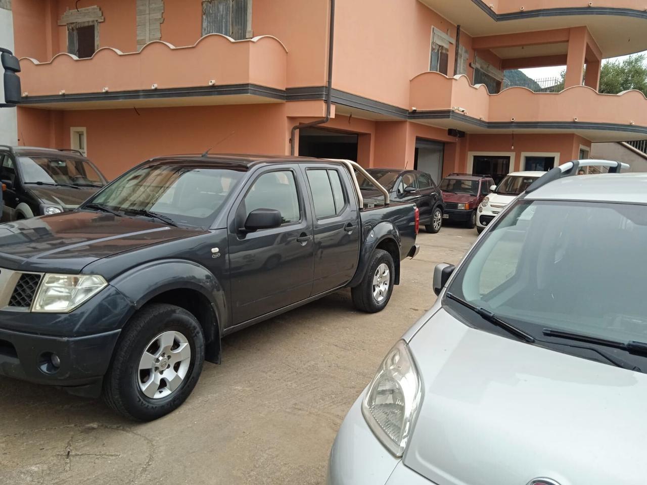 Nissan Navara 2.5 dCi 4 porte Double Cab Platinum