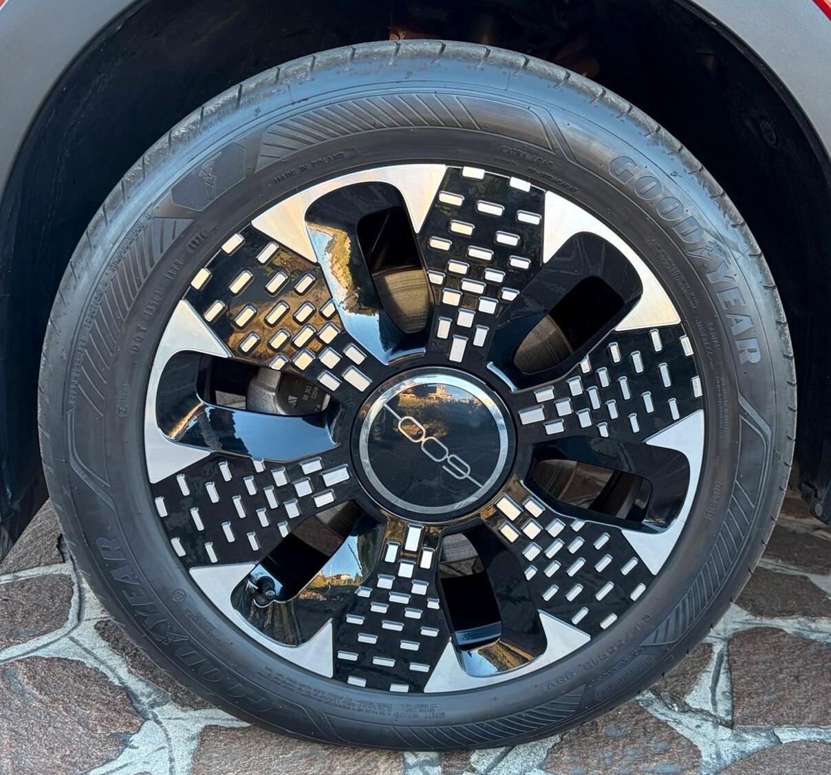 Fiat 600 Hybrid 100 CV DCT MHEV La Prima