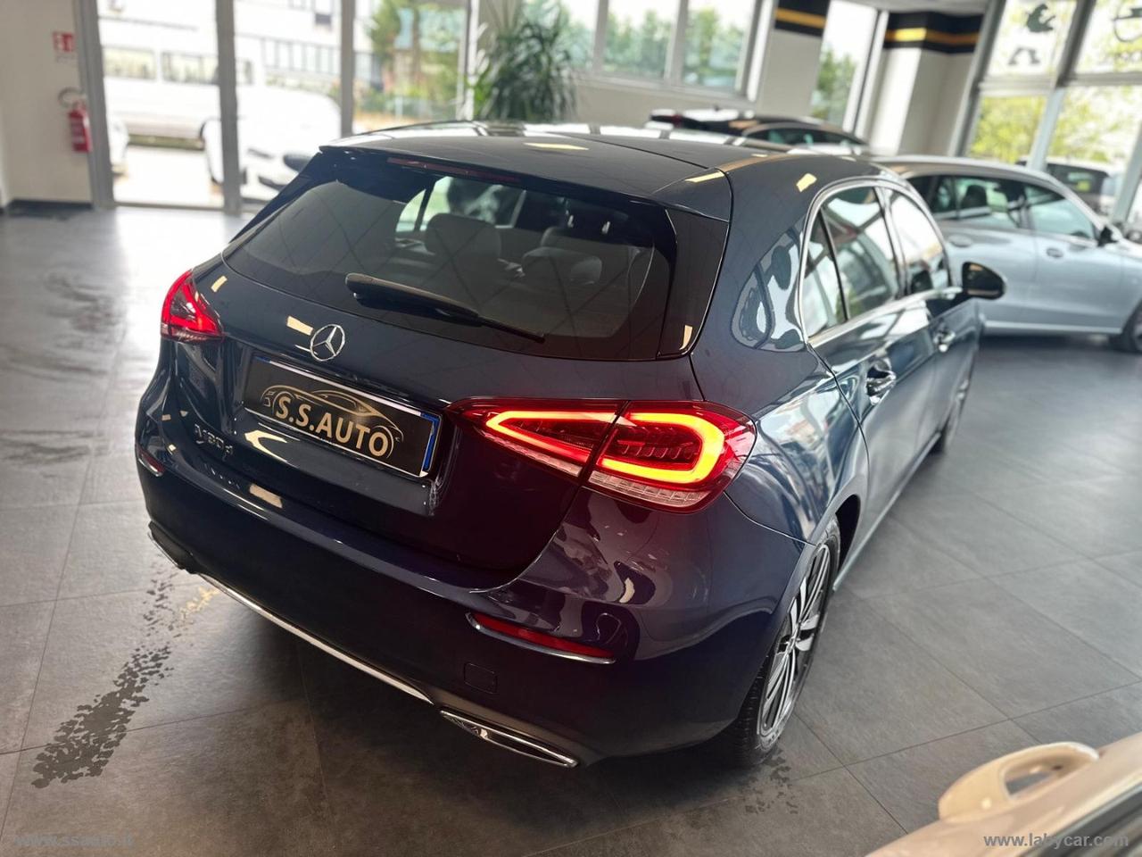 MERCEDES-BENZ A 180 d Automatic Premium