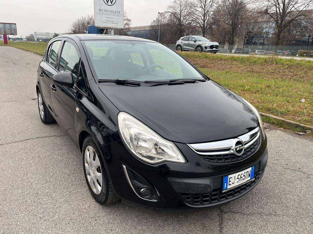 Opel Corsa 1.2 5 porte Club **NEOPATENTATI**