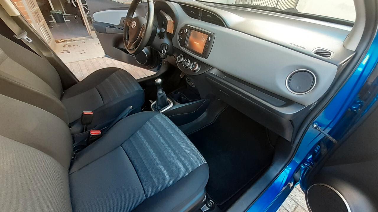 Toyota Yaris 1.0 benzina 5 porte ideale neopatentati
