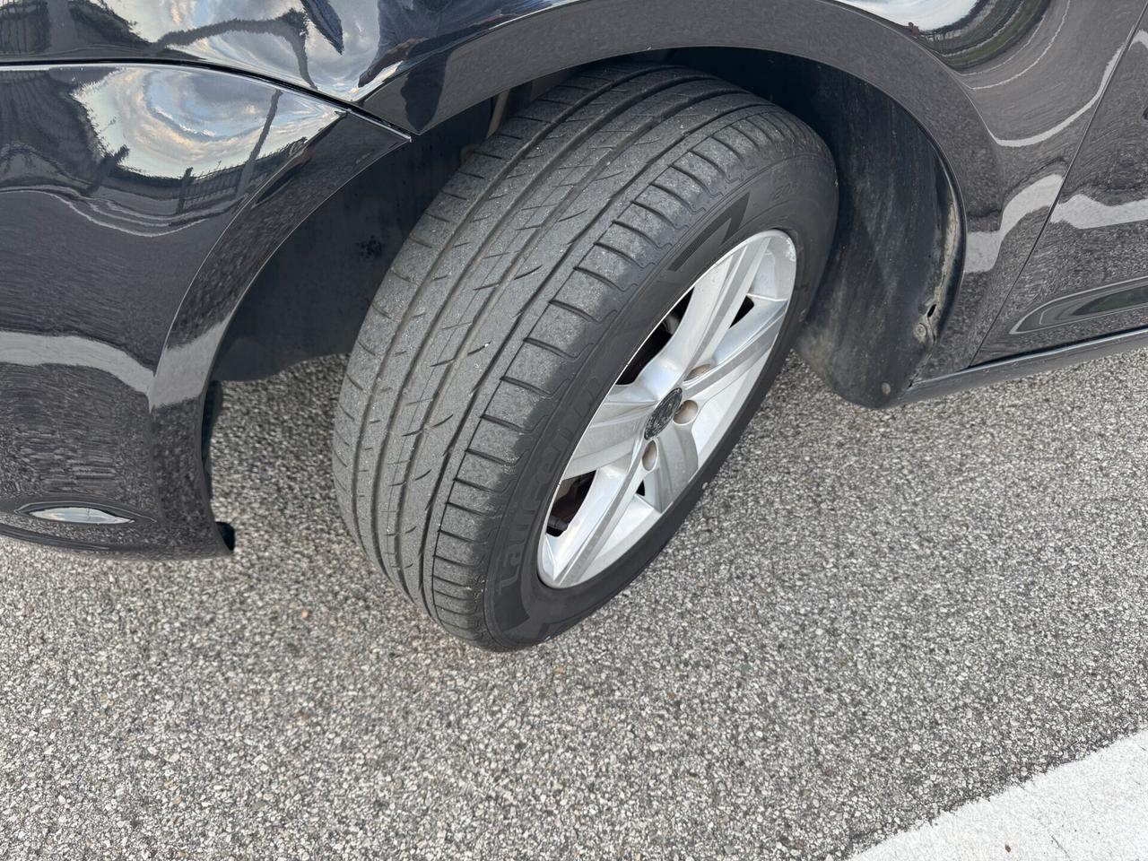 Volkswagen Touran 1.6TDI DSG Autom. 105CV - 7 Posti