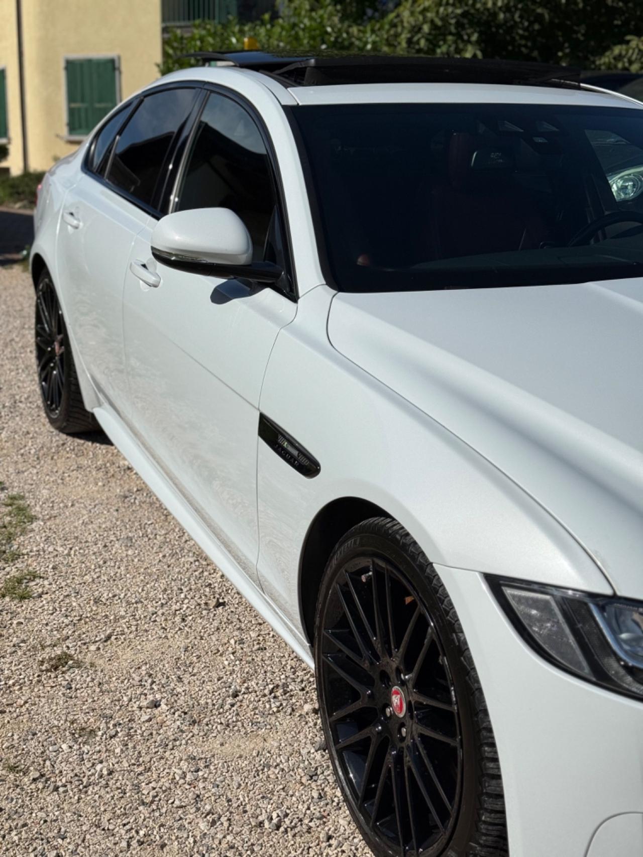 Jaguar XF 2.0 D 180 CV R-SPORT TETTO KMCERT GARANZ UNICOPR
