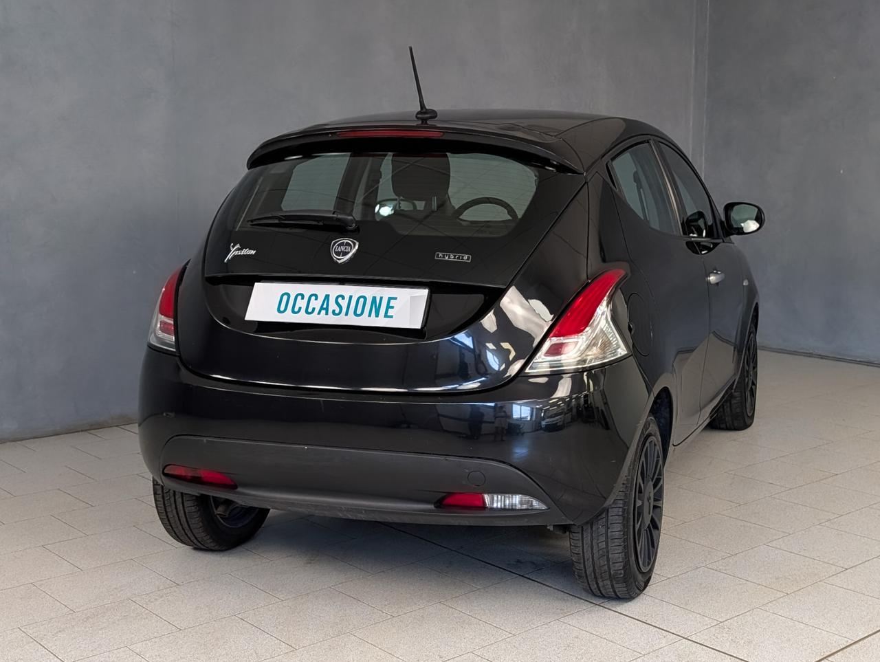 Lancia Ypsilon 1.0 Hybrid 70cv Silver