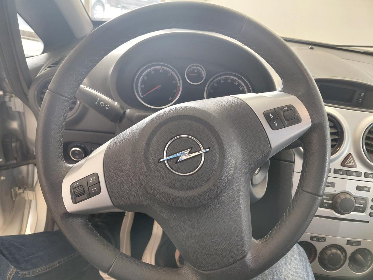 OPEL CORSA ANNO 2012 BZ GPL ADATTA NEOPATENTATI KM 100 MILA