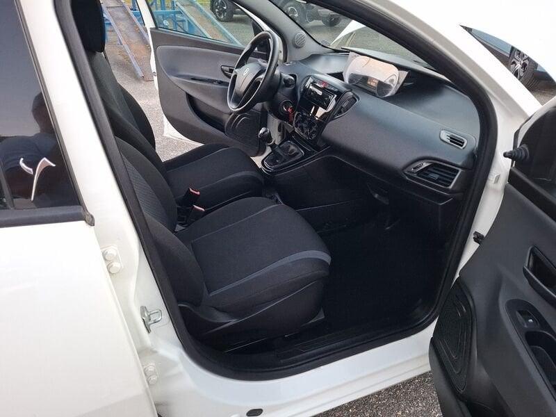 Lancia Ypsilon Ypsilon 1.2 69 CV 5 porte Silver