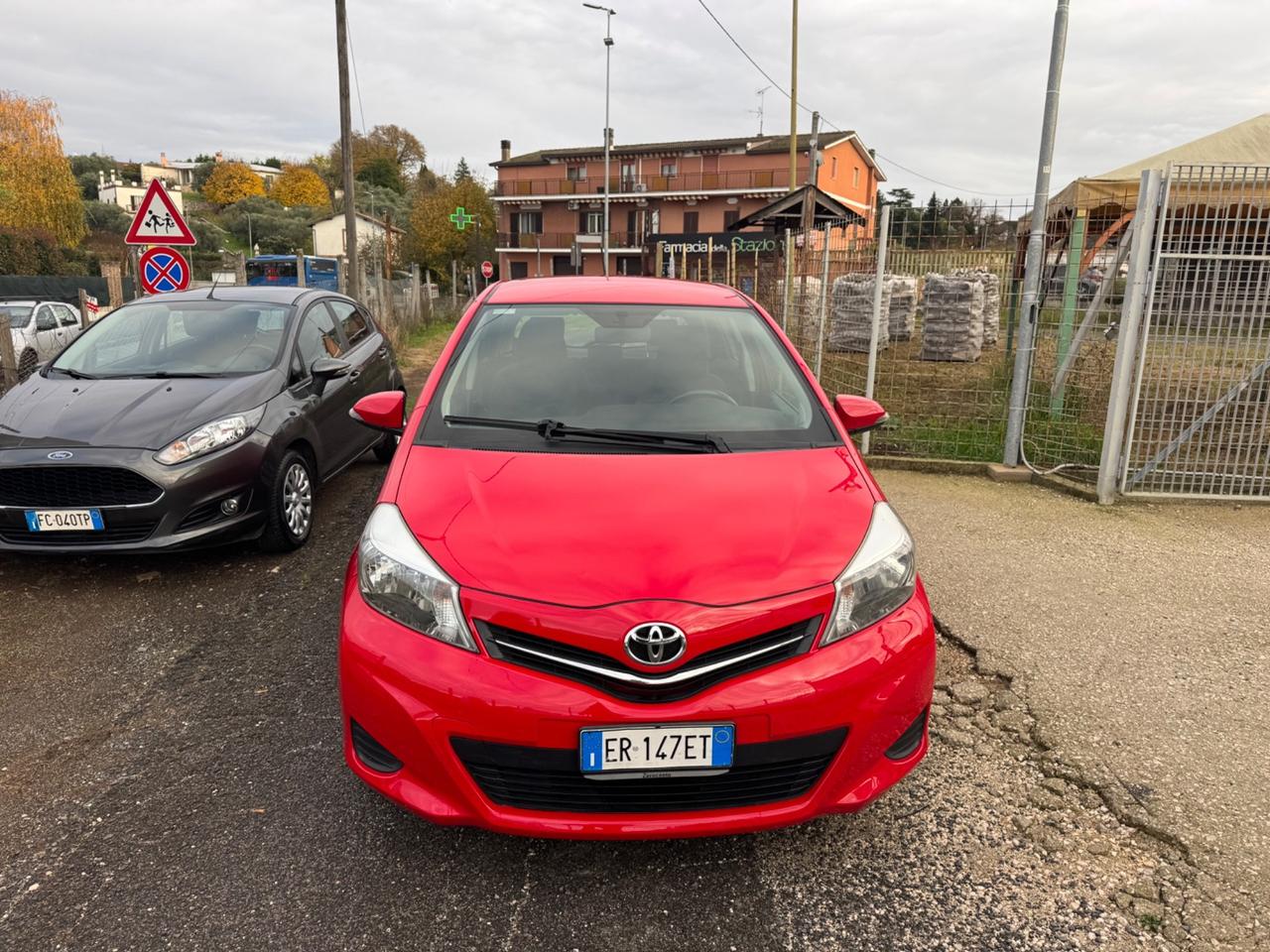 Toyota Yaris 1.0 5 porte Lounge NEOPATENTATI