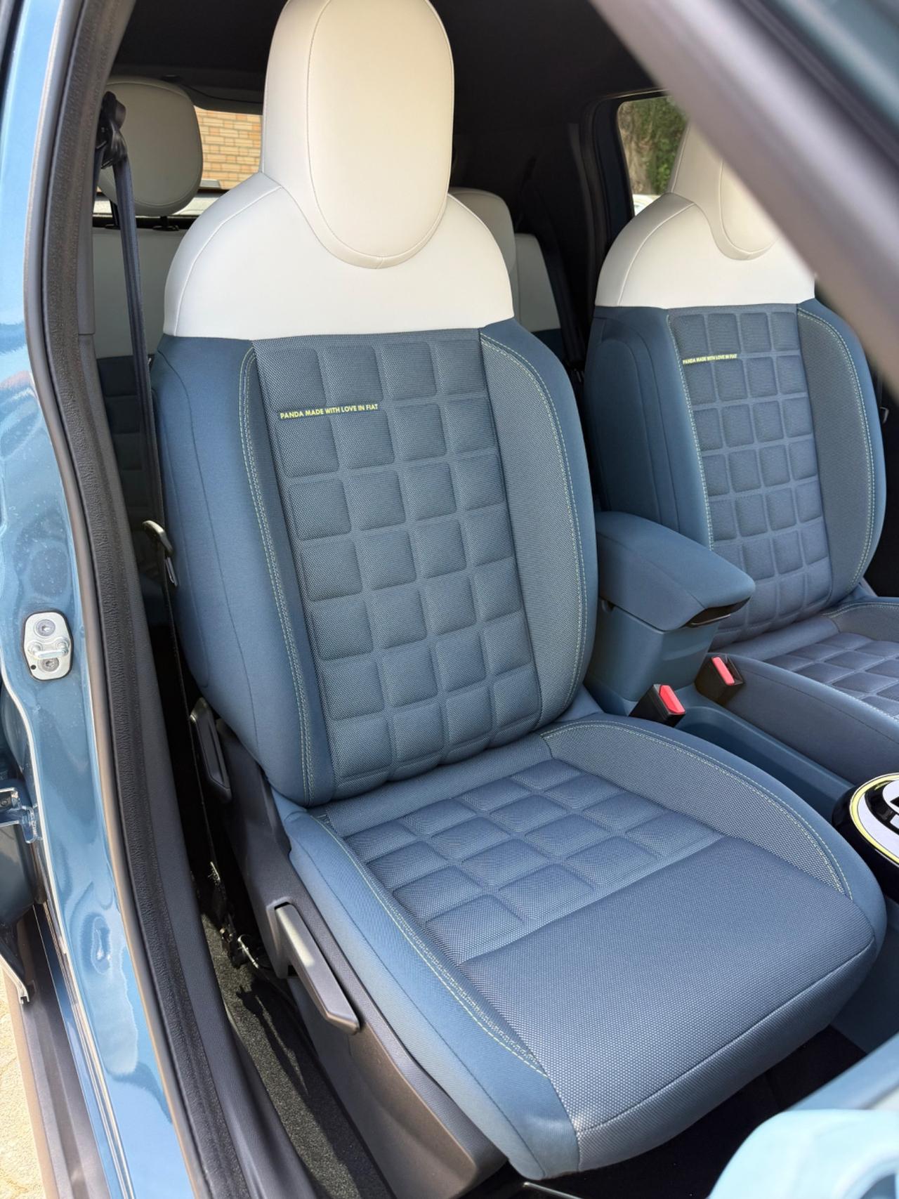 Fiat Grande Panda 1.2 Hybrid 110 CV S&S La Prima