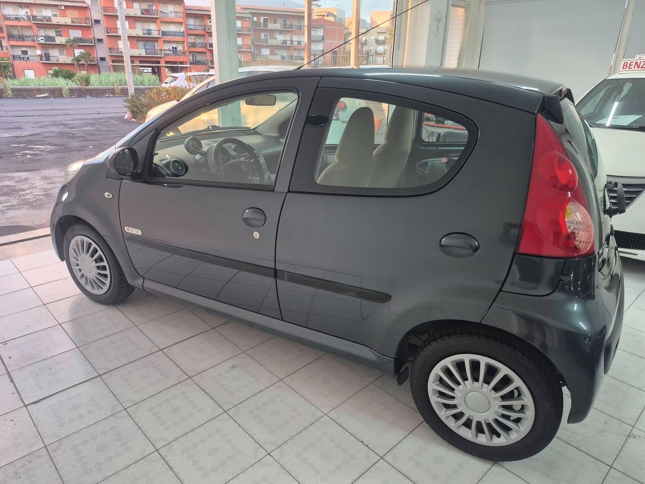 Peugeot 107 1.0 68CV 5p. Sweet Years SOLI 100000 KM