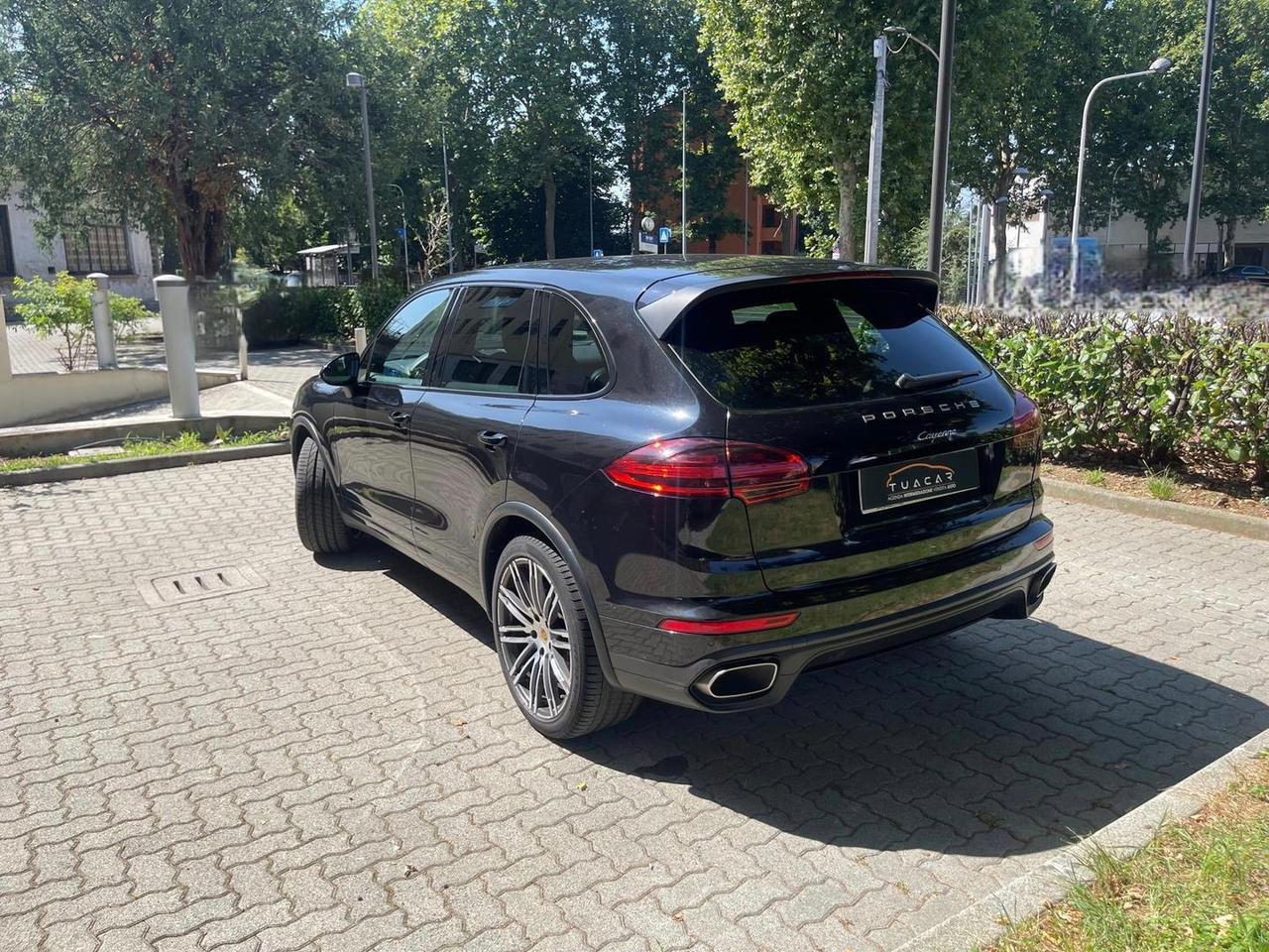 Porsche Cayenne Platinum Edition 3.0 #6240