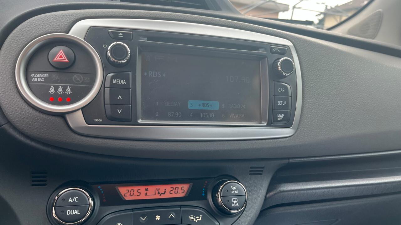 Toyota Yaris 1.0 5 porte neopatentati