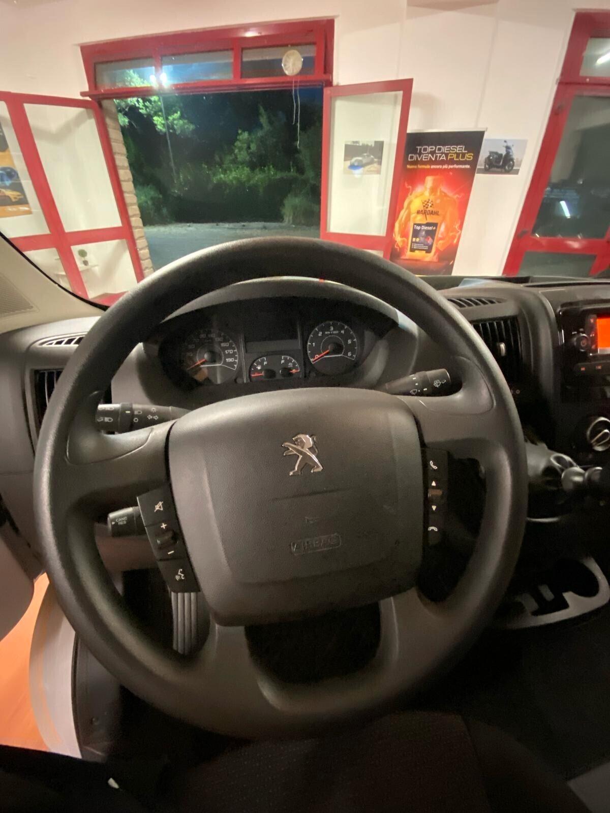 Peugeot Boxer 330 2.2 BlueHDi 140 S&S PC-TN Furgone