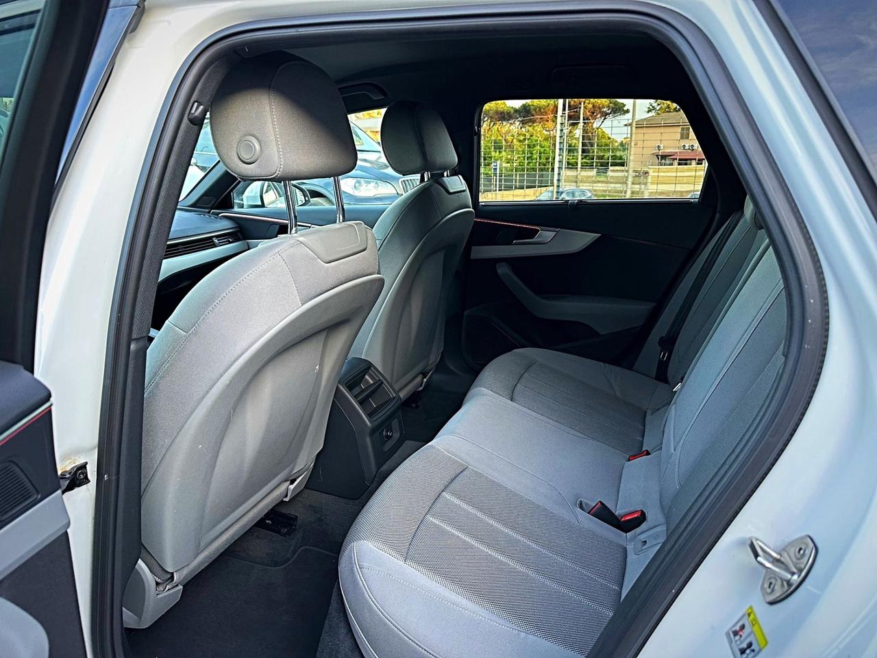 Audi A4 Avant 40 TDI quattro S tronic Business