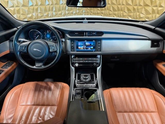 Jaguar XF 2.0 D 180 CV AWD aut. Prestige