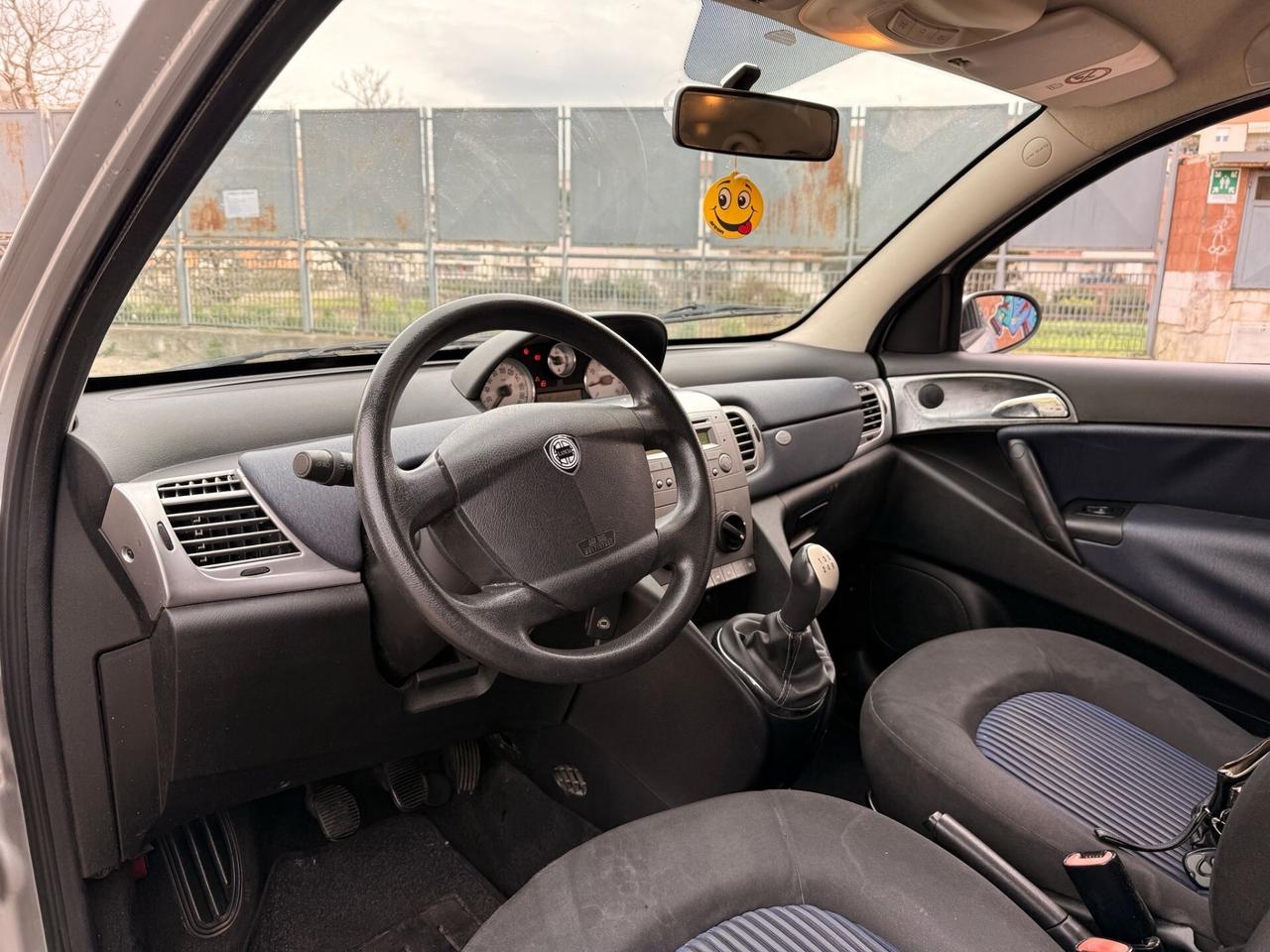 Lancia Ypsilon 1.3 MJT 75 CV Argento