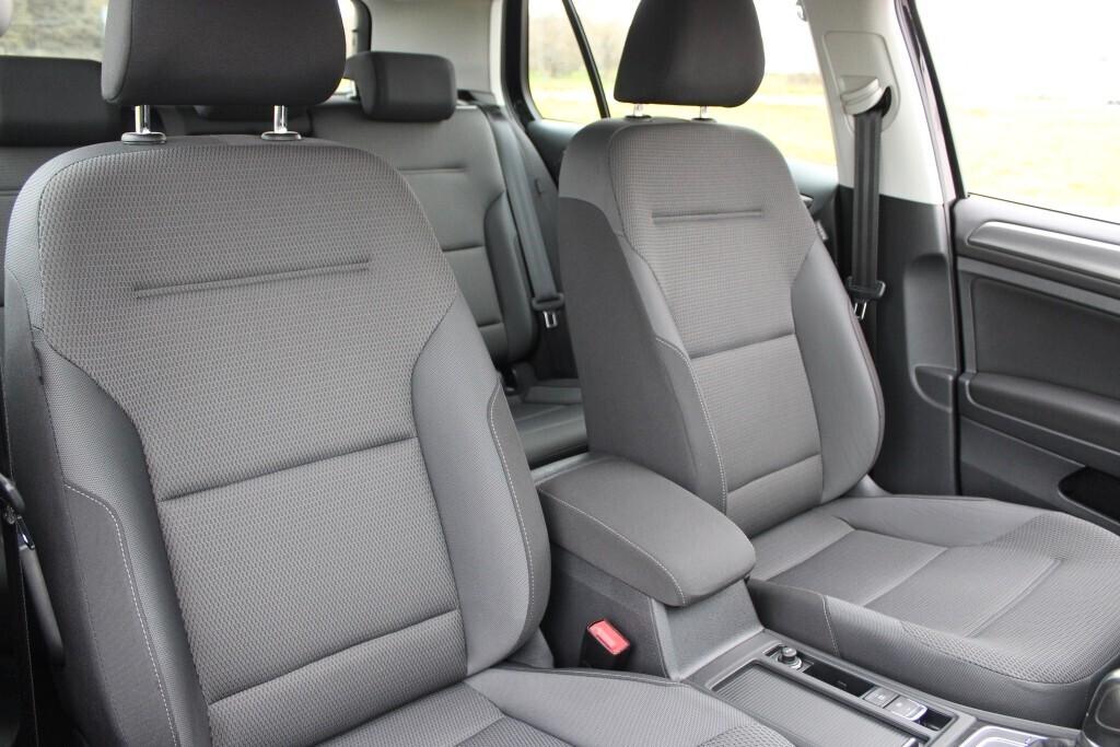 VOLKSWAGEN Golf 1.6 TDI DSG *FULL LED *KEYLESS