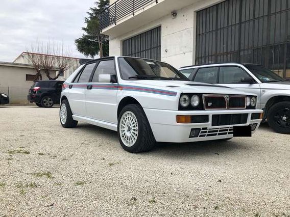 Lancia Delta HF integrale Martini 5