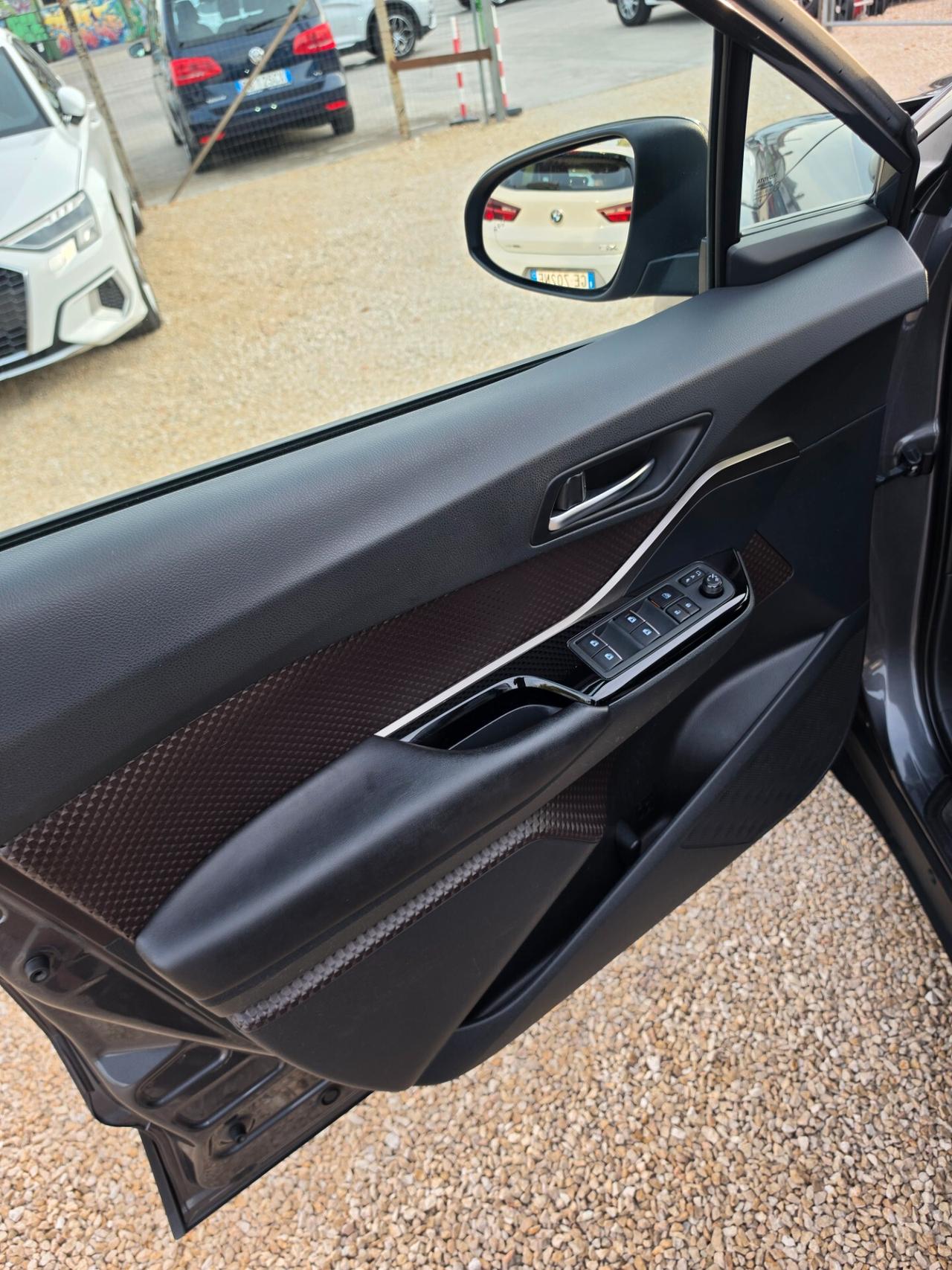 Toyota C-HR 1.8 Hybrid E-CVT Lounge