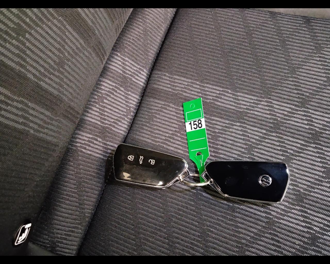 VOLKSWAGEN Golf VIII 2020 - Golf 1.5 etsi evo R-Line 130cv dsg