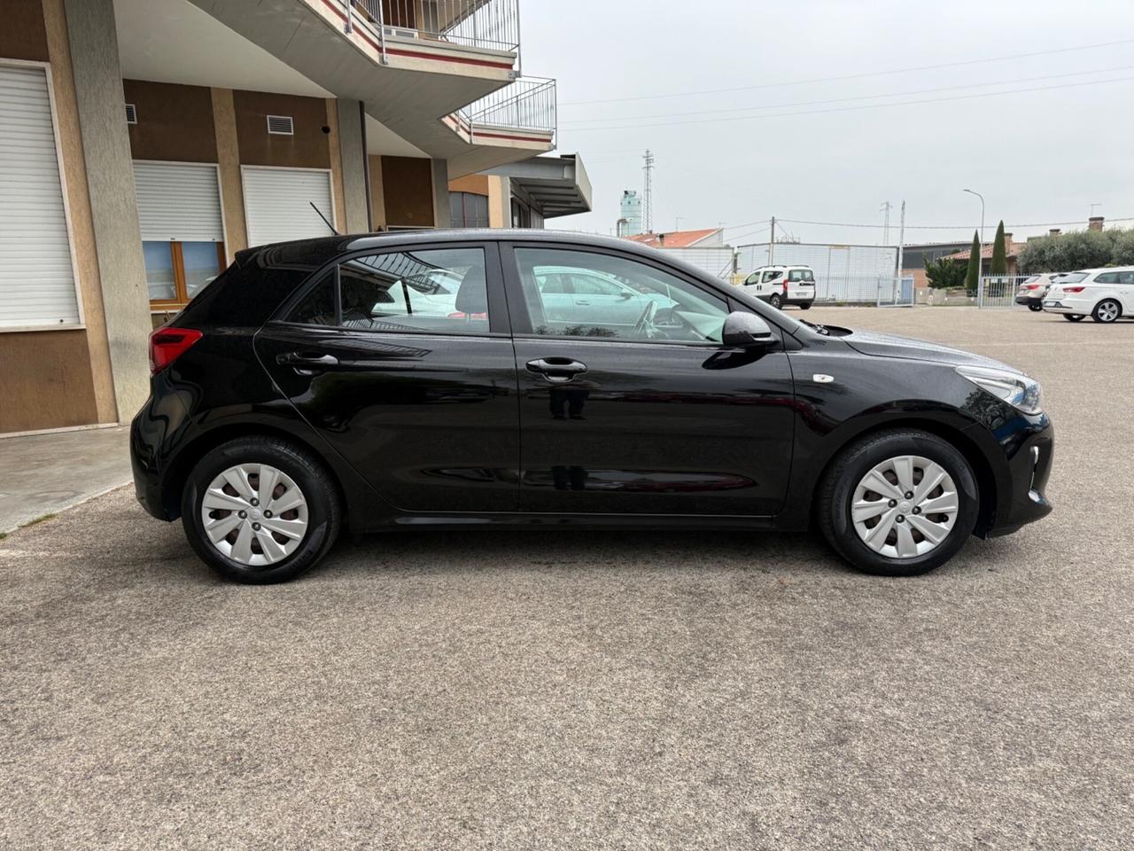 Kia Rio 1.2 Benzina 84CV - Neopatentati