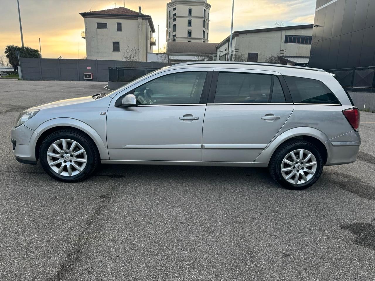 Opel Astra 1.6 16V Twinport Station Wagon Club