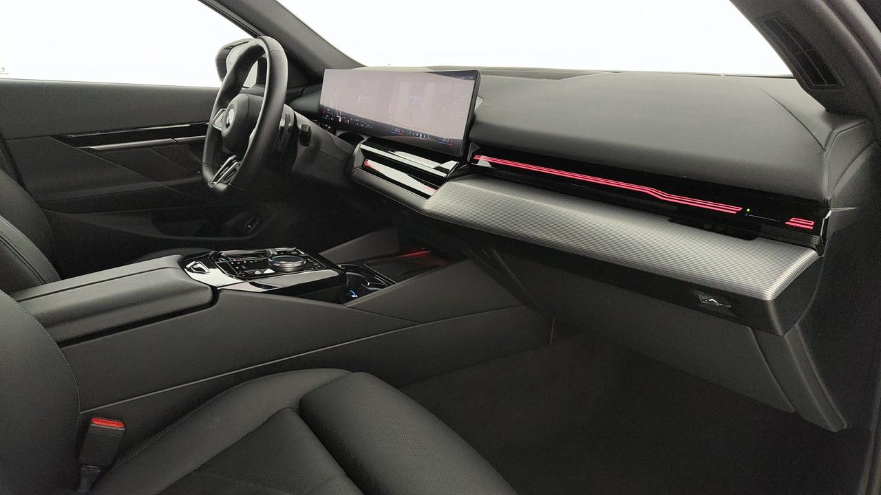 BMW Serie 5 G61 2024 Touring - 520d Touring 48V xdrive MSport Pro auto