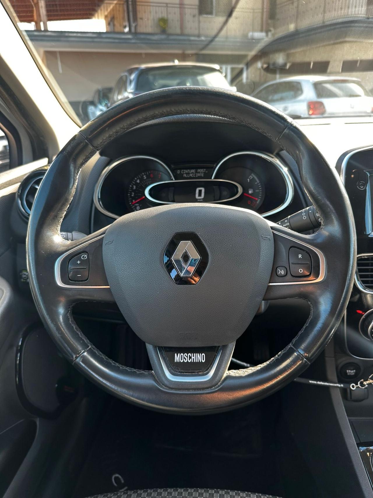 Renault Clio TCe 12V 90 CV GPL 5 porte Moschino Intens