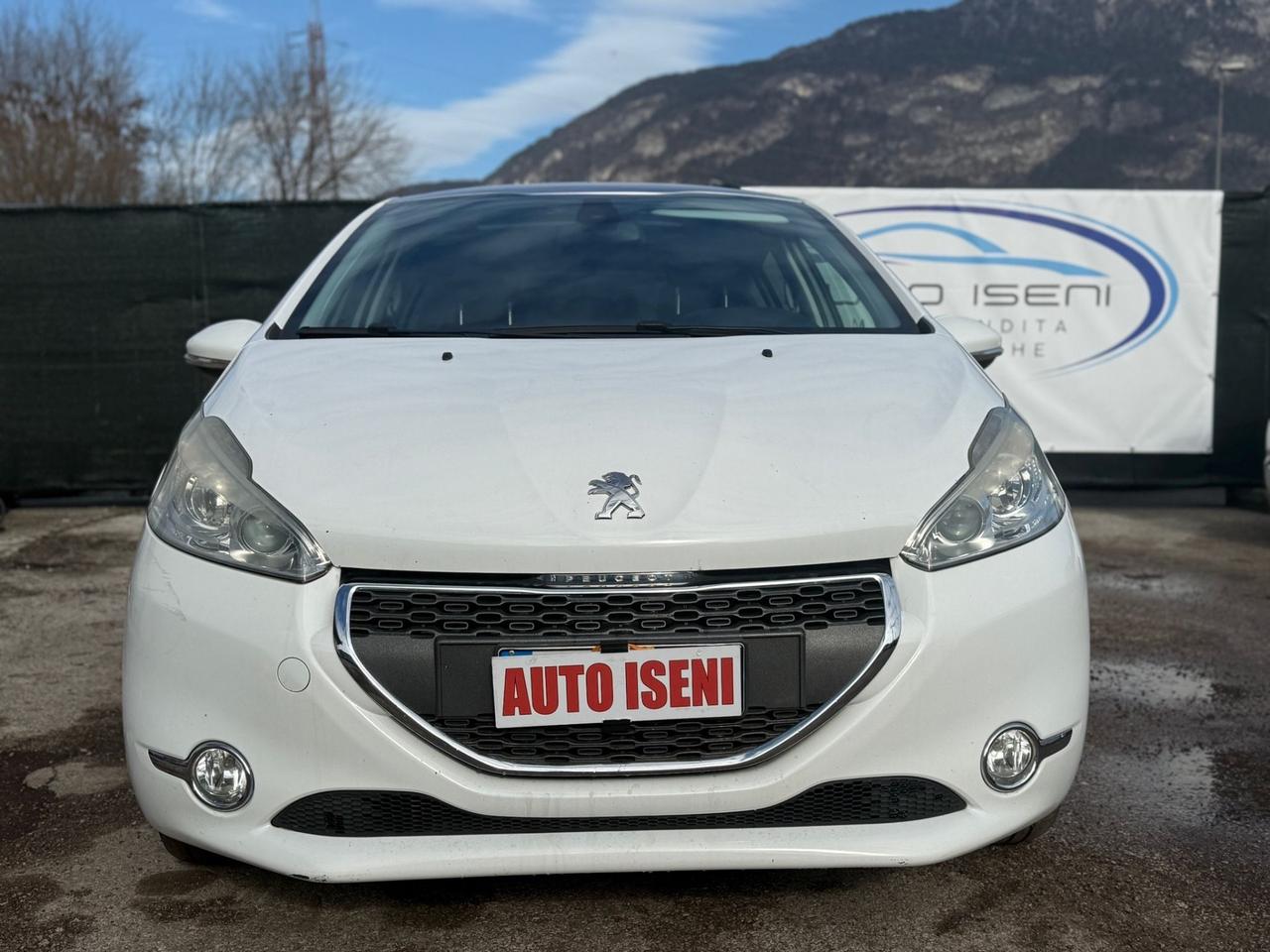 Peugeot 208 1.2 VTi NEOPATENTATI OK SOLO 130.000 KM