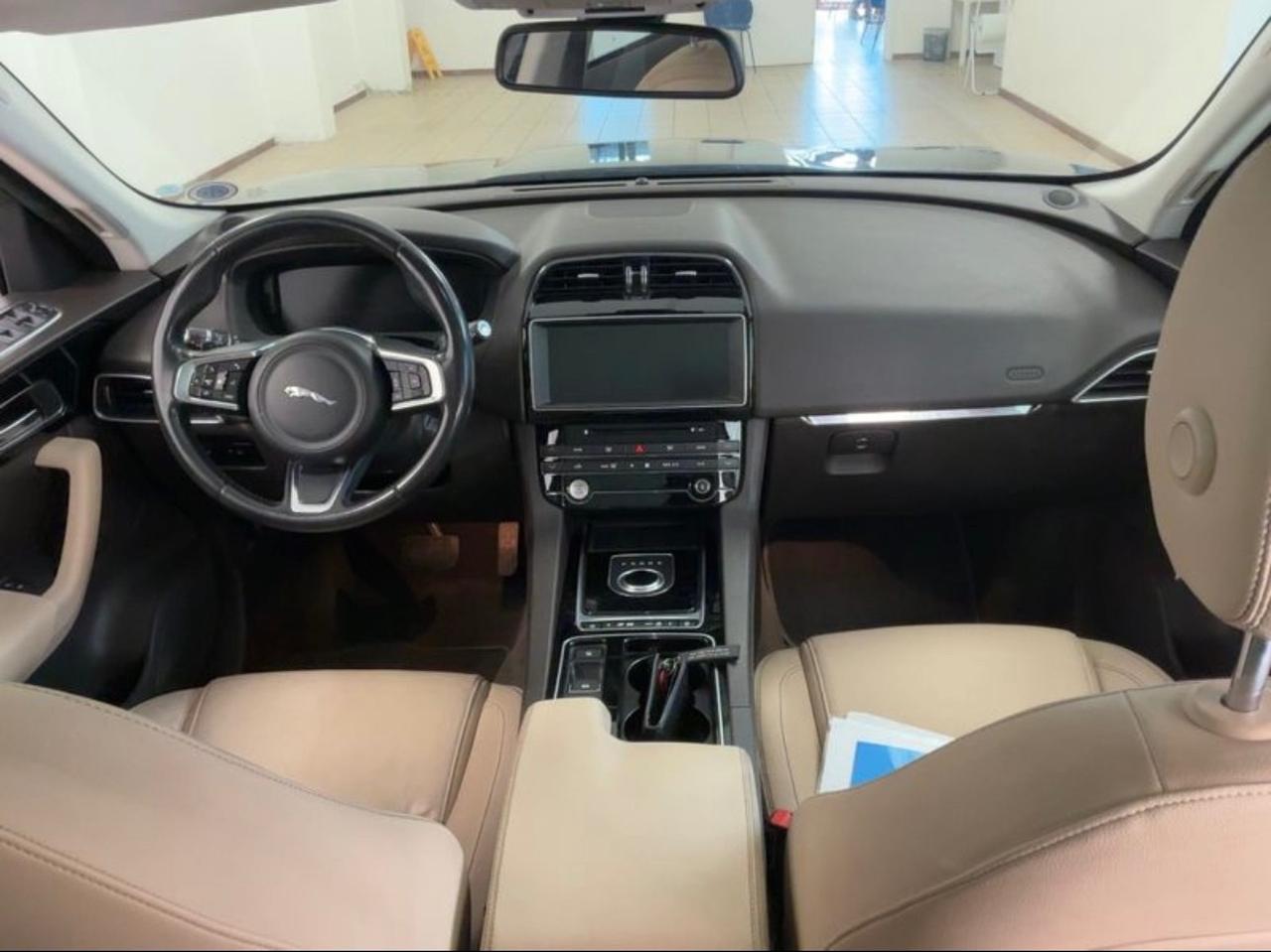 Jaguar F-Pace 2.0 D 180 CV AWD aut. Prestige