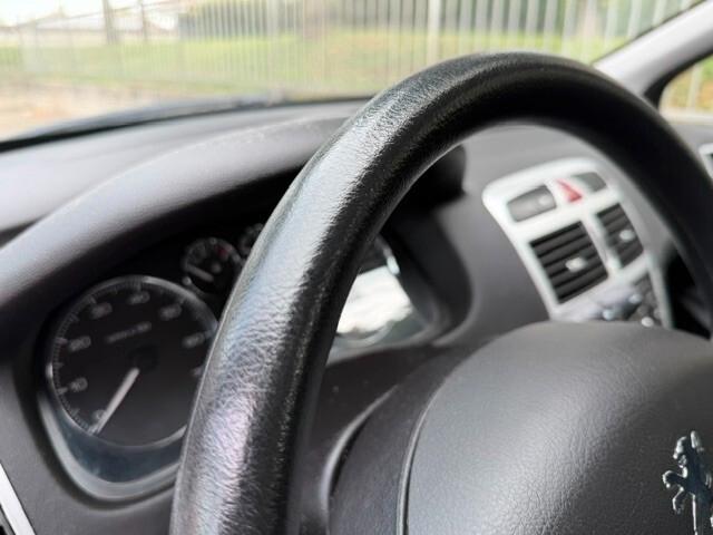 Peugeot 307 1.4 16V 5p. D-Sign Euro 4 adatta a neopatentati