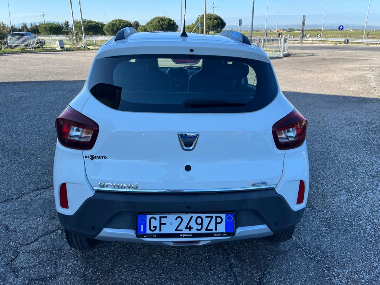 Dacia Spring Comfort Plus Electric 45 km 7.000 pari al nuovo
