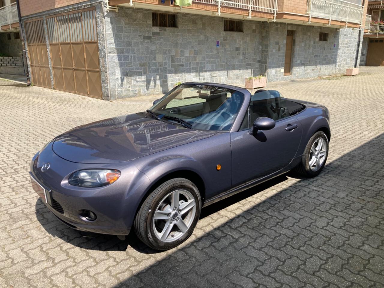 Mazda MX-5 Roadster Coupé 1.8L Fire