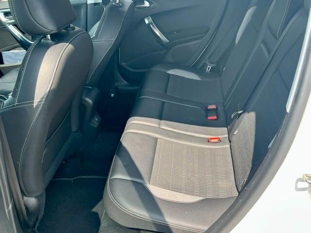 Peugeot 2008 1.2 PureTech 82 cv - 2017