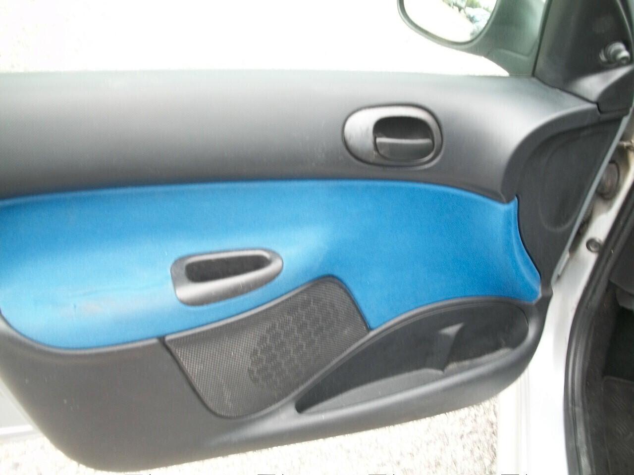 Peugeot 206 MODELLO PIU,, CC 1360 BENZINA EURO 05 SI NUOVI PATENTATI KM 119443 GARANZIA UN ANNO