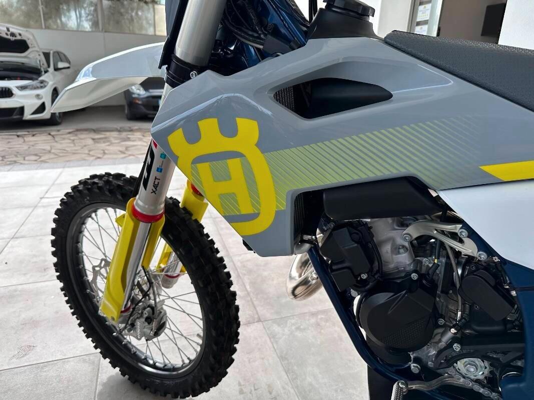 Husqvarna TC 125 2T | modello Cross omologato Enduro 2025
