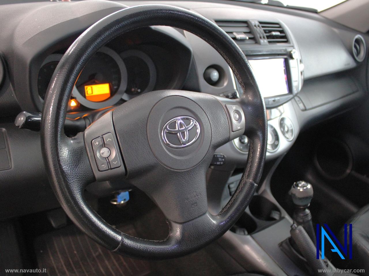 TOYOTA RAV4 2.2 D-4D 177 CV Luxury