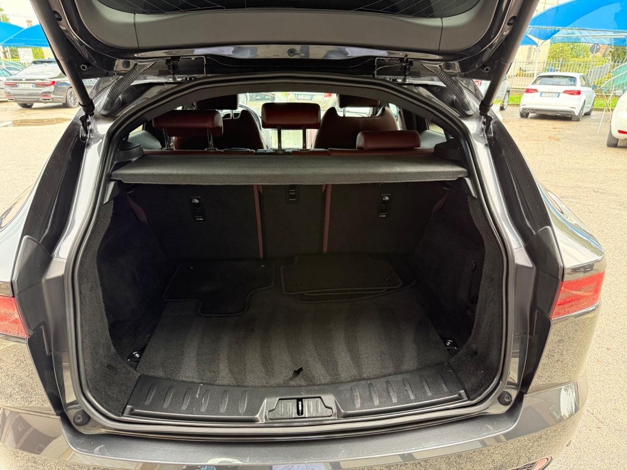 Jaguar E-Pace 2.0D I4 163 CV R-Dynamic SE