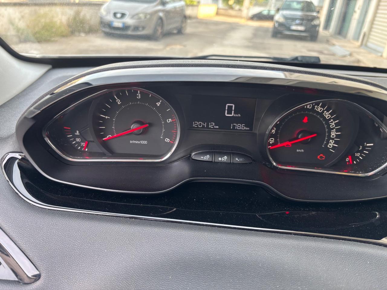 Peugeot 208 1.4 HDi 68 CV 5 porte Access