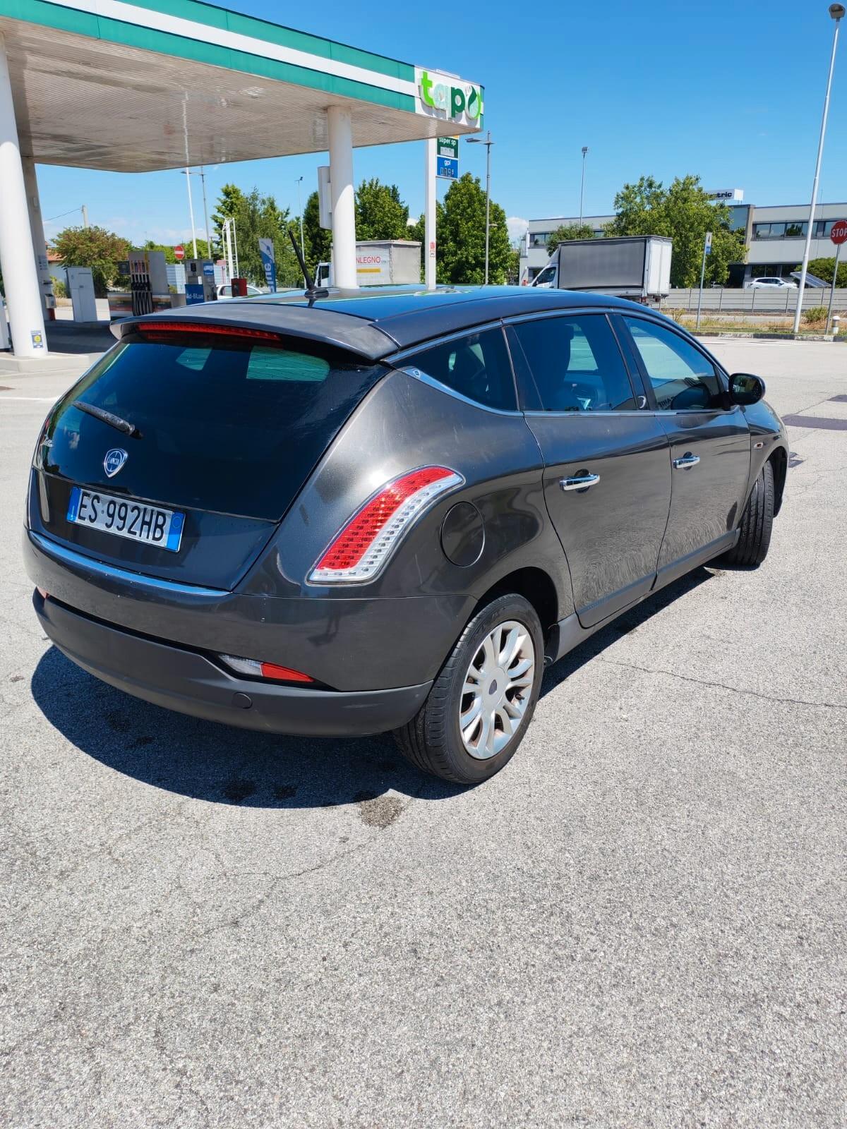 Lancia Delta 1.6 MJT DPF Silver