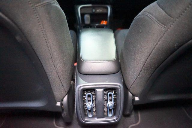 VOLVO XC40 B3 automatico Business MHEV Certificata