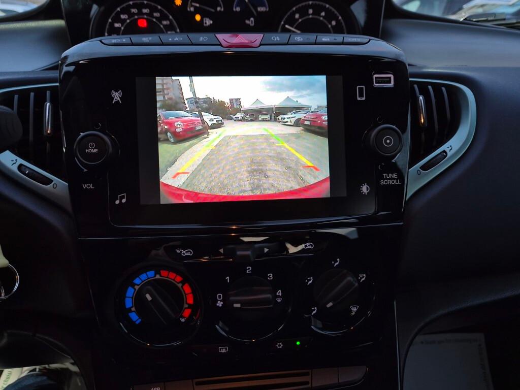 Lancia Ypsilon 1.0 5 porte Hybrid 2023