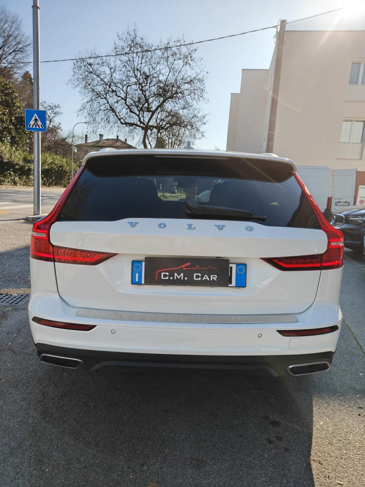 Volvo V60 Cross Country B4 (d) AWD automatico Plus