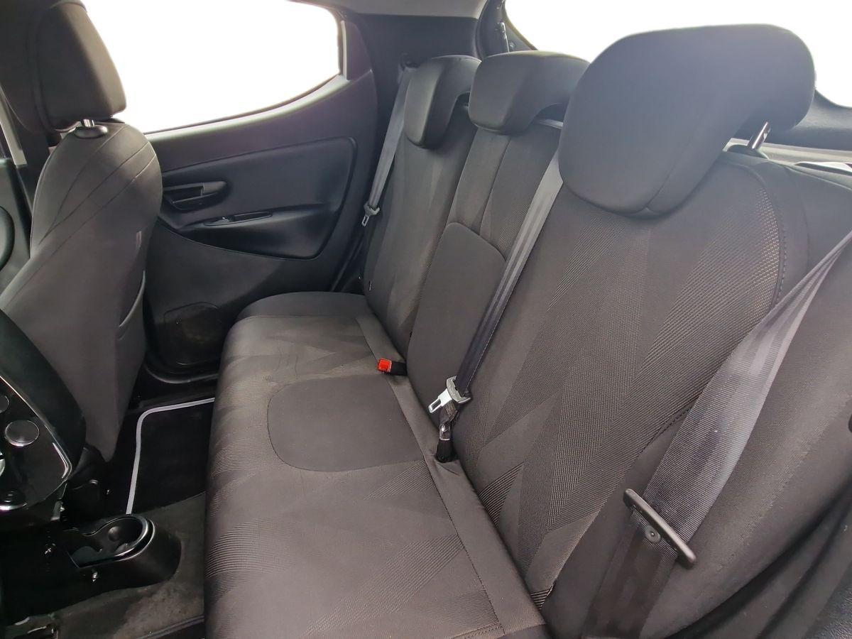 LANCIA YPSILON 1.2 B/GPL ECOCHIC GOLD