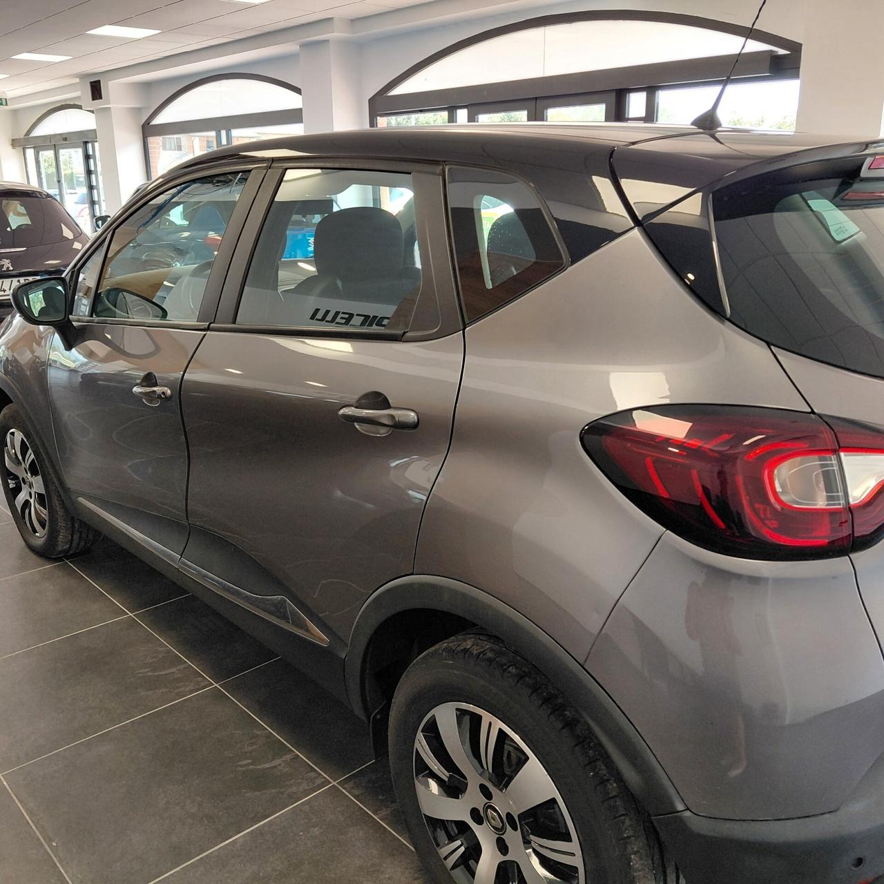 RENAULT CAPTUR ANNO 2018 BZ ADATTA NEOPATENTATI KM 40 MILA
