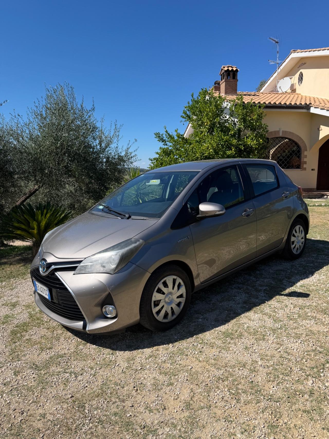 Toyota Yaris 1.5 Hybrid 5 porte by Glamour