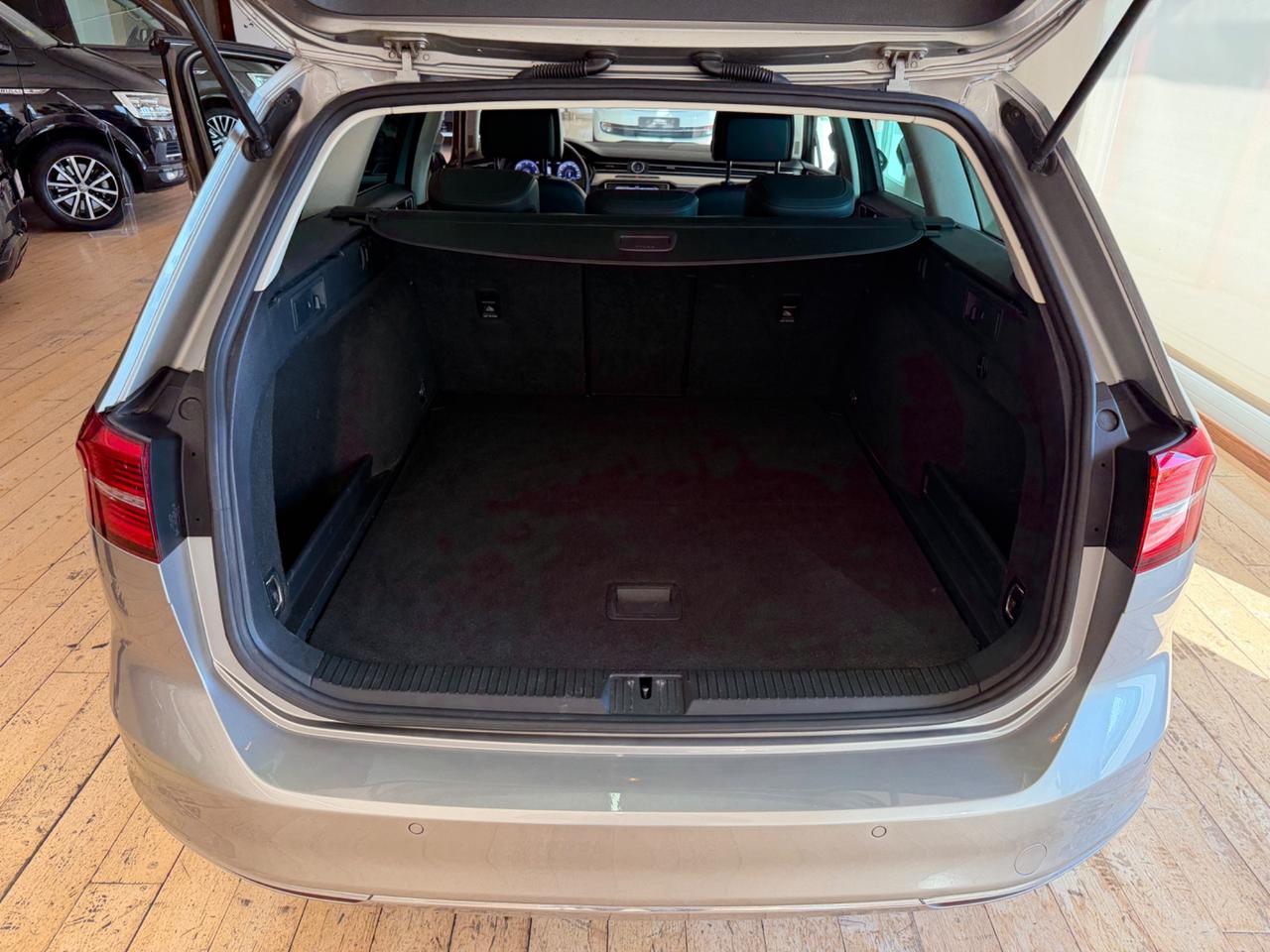 Volkswagen Passat 2.0 TDI DSG Highline BlueM. Tech.
