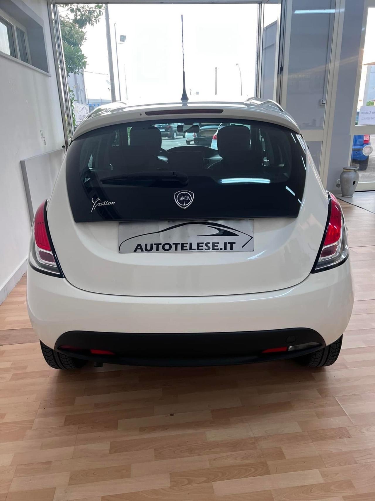 Lancia Ypsilon 1.2 69 CV 5 porte GPL Ecochic Silver