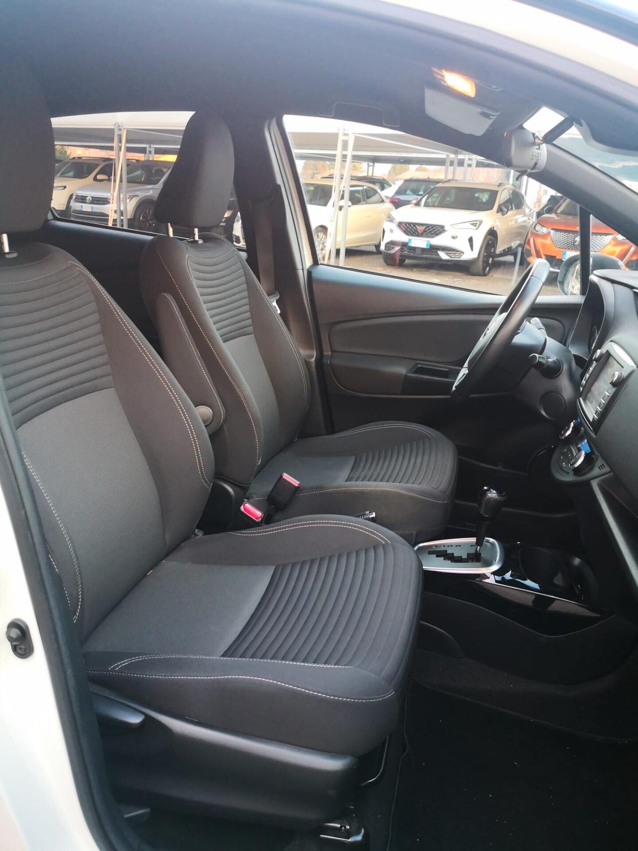 Toyota Yaris 1.5 Hybrid 5 porte Trend "White Edition" Automatic