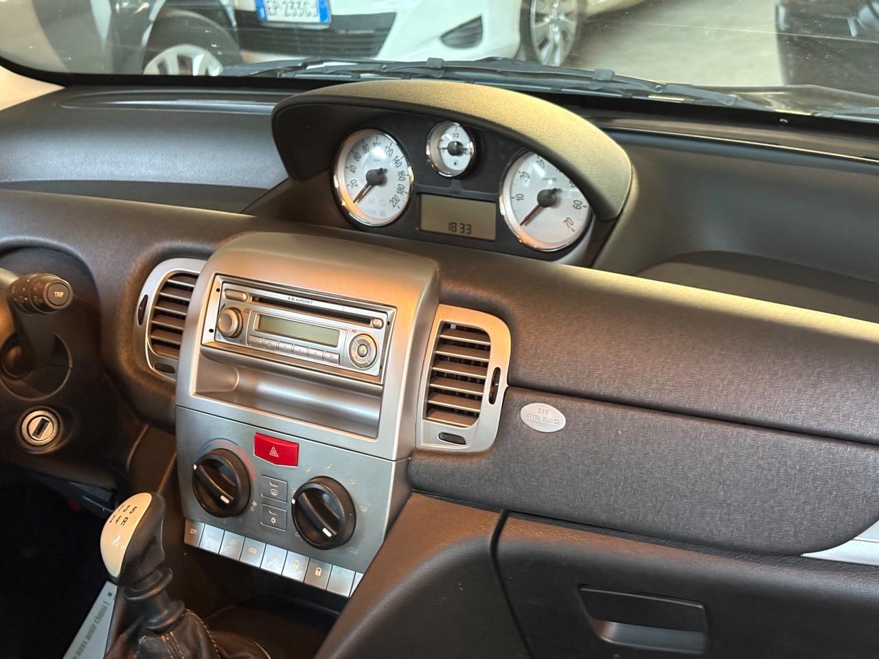 Lancia Ypsilon 1.2 69 CV Elle