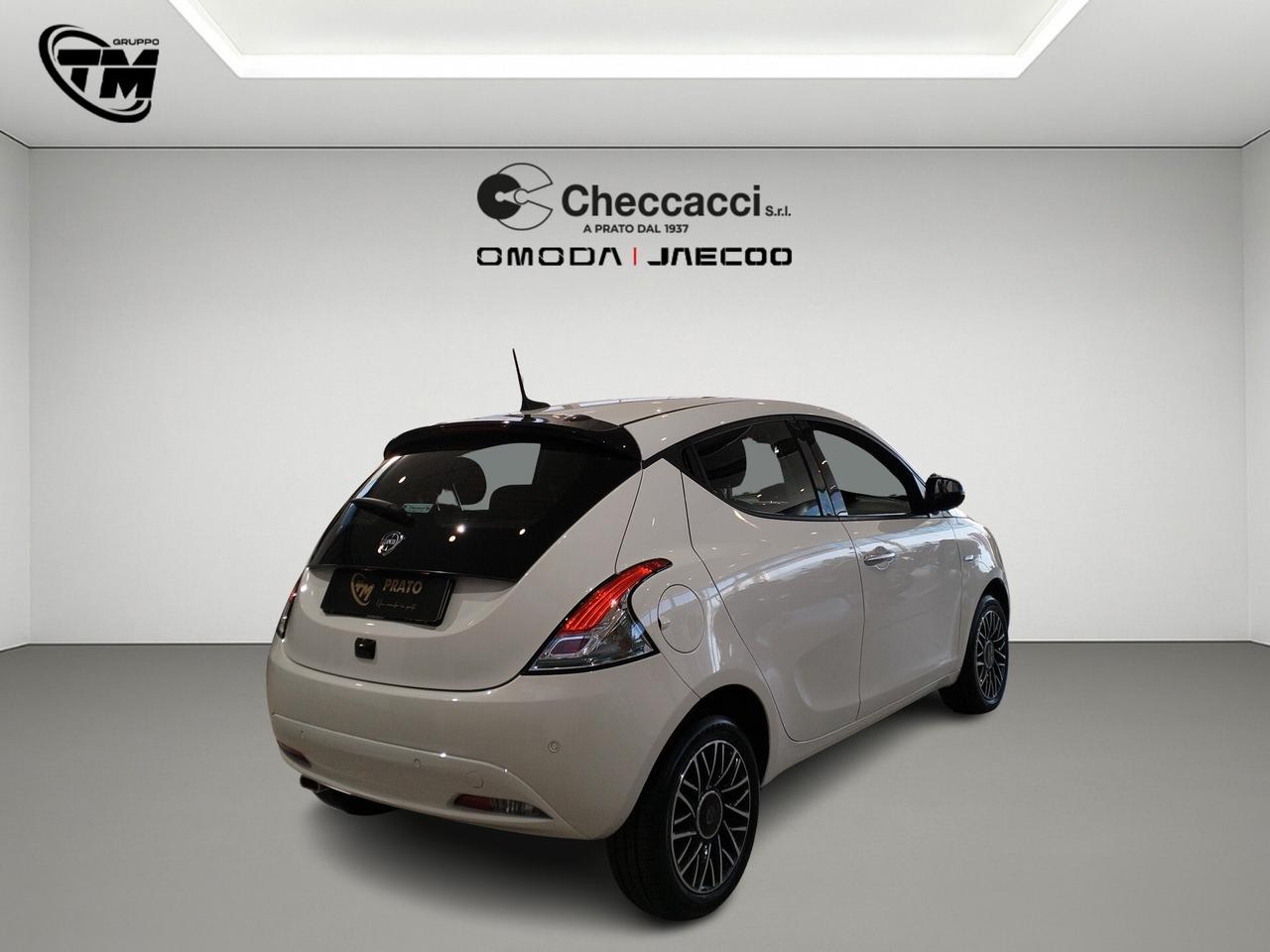Lancia Ypsilon 1.0 firefly hybrid Gold *12.000 KM*
